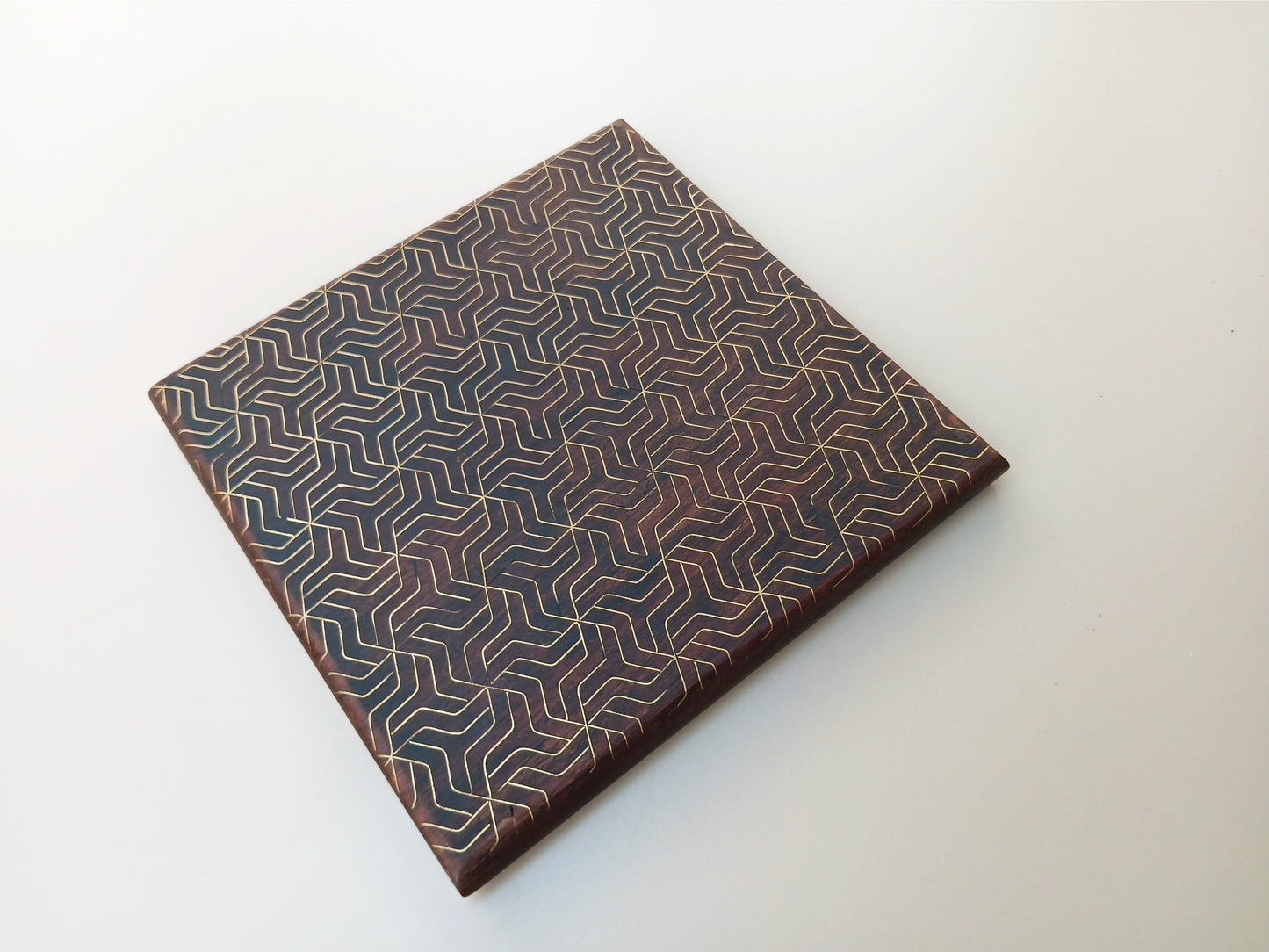 Tarkashi Trivet - Triangular Tesselation