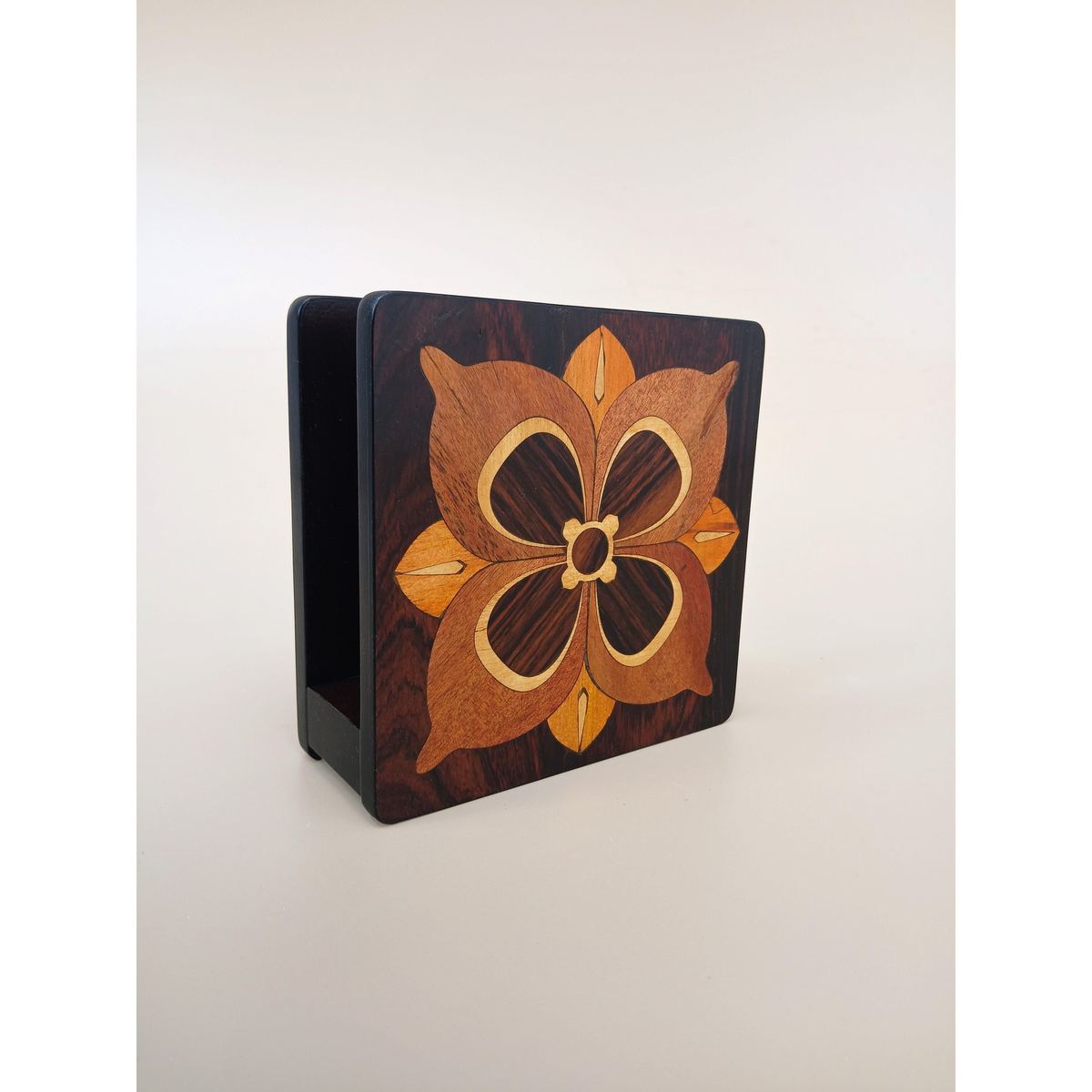 Qutub Napkin Holder